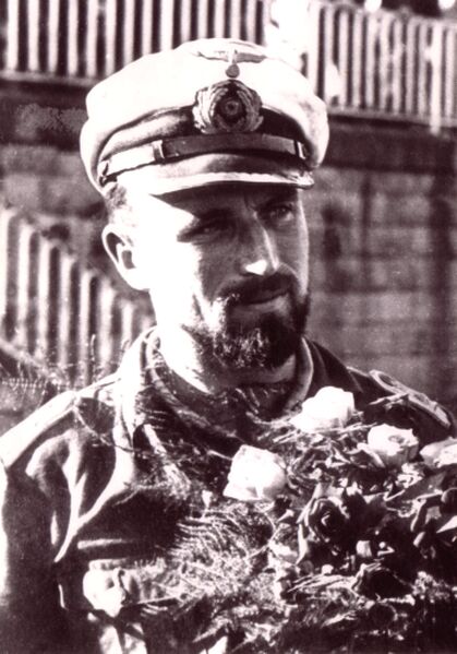 Datei:Juli, Herbert Kdt U 382.jpg